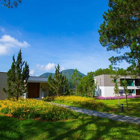 Terracotta Hotel & Resort Dalat Bagian luar foto