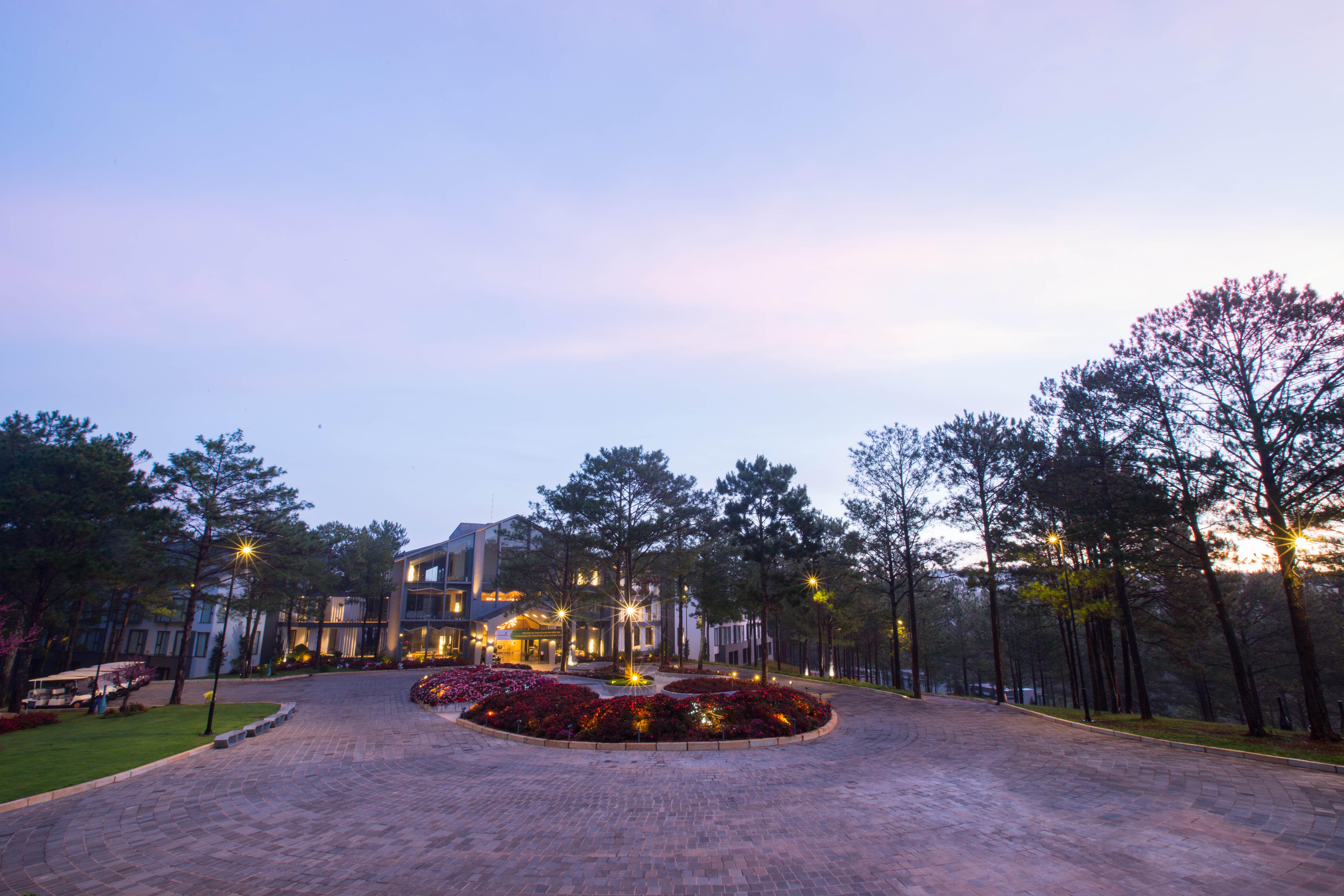 Terracotta Hotel & Resort Dalat Bagian luar foto