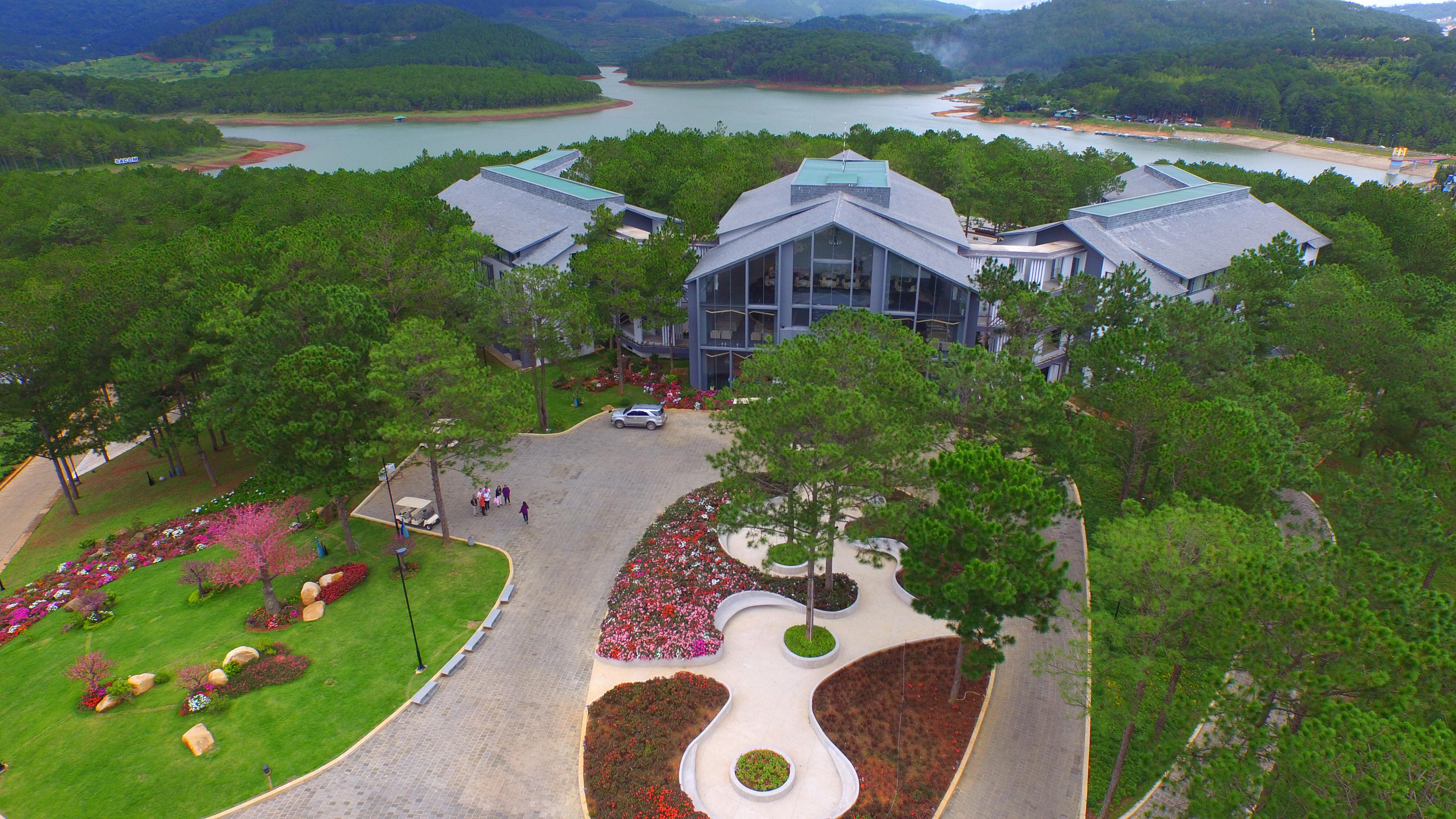 Terracotta Hotel & Resort Dalat Bagian luar foto