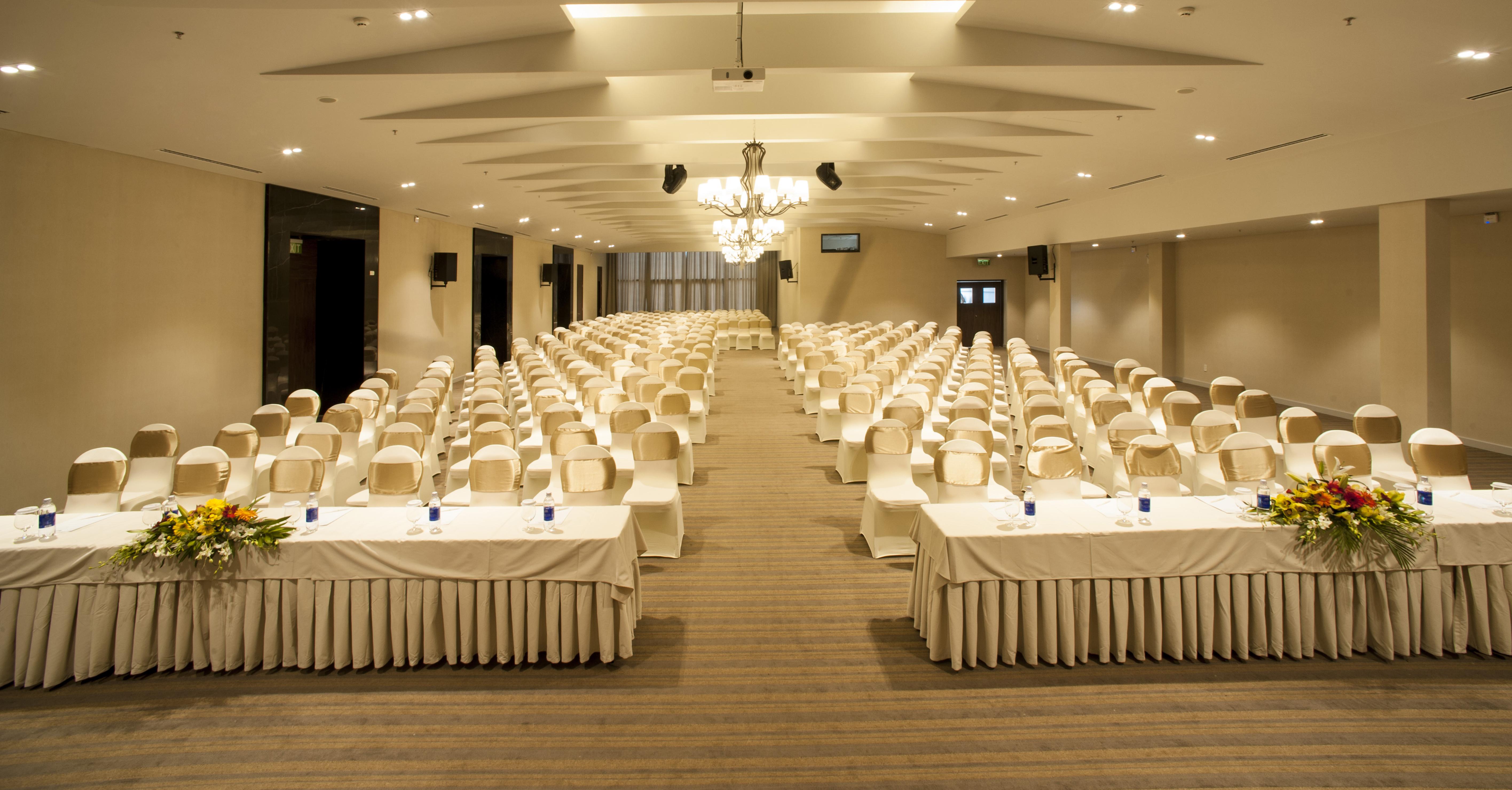 Terracotta Hotel & Resort Dalat Bagian luar foto
